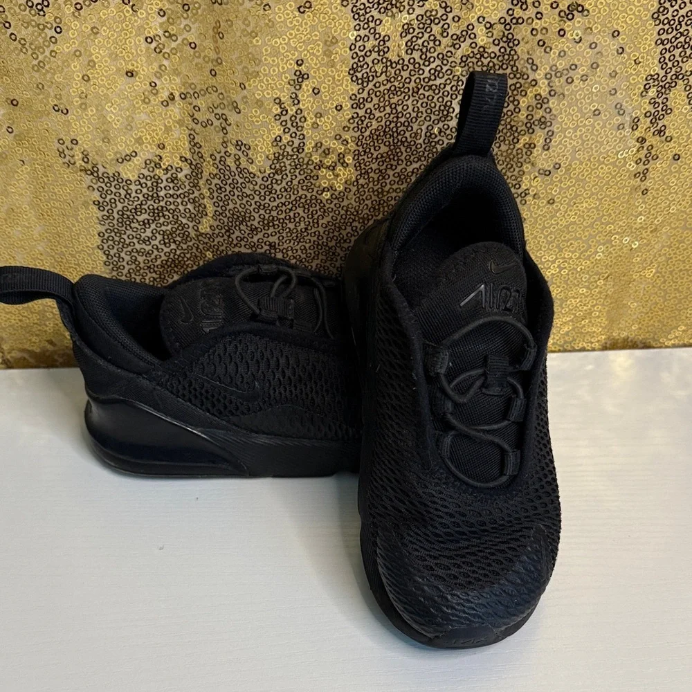 Toddler’s Nike Air Max 270 sneakers in black